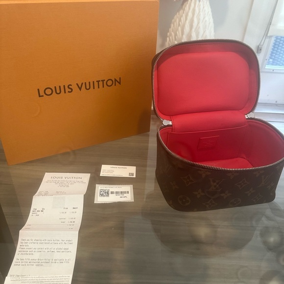 LV Bag - Picture 1 of 3